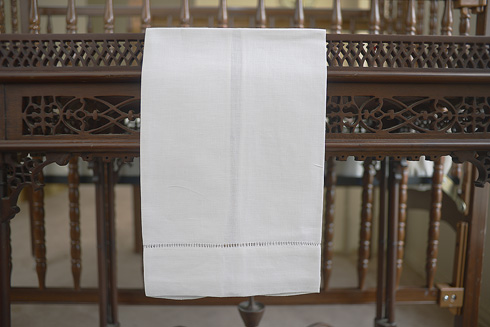 Linen Hemstitch Guest Towel. Coconut Milk Color. 14"x22" - Click Image to Close